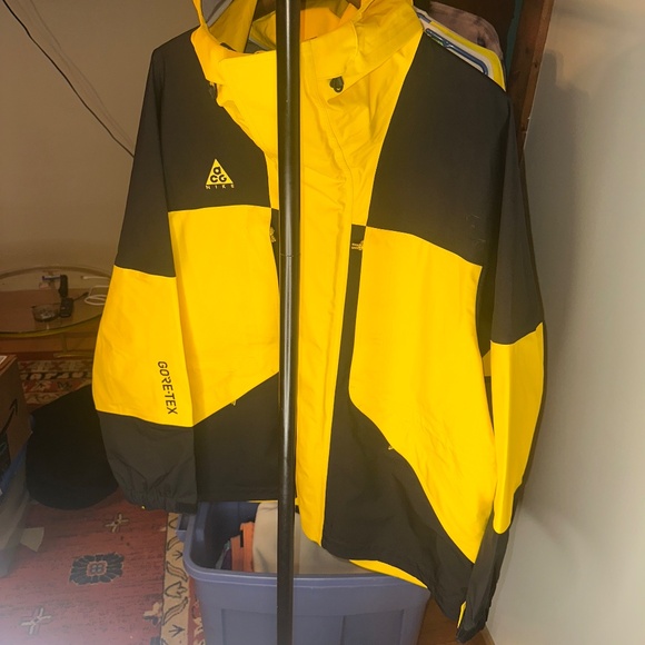 Men's ACG Gore-tex Waterproof Zipper Hooded Jacket Yellow Blac - Picture 3 of 5